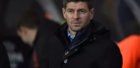 Al-Ettifaq anunciou oficialmente a direção do técnico Steven Gerrard 