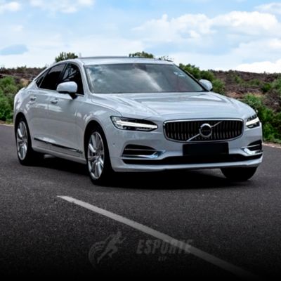 Descubra os carros elétricos da Volvo e preços com o luxuoso S90 Recharge Plug-in Hybrid.