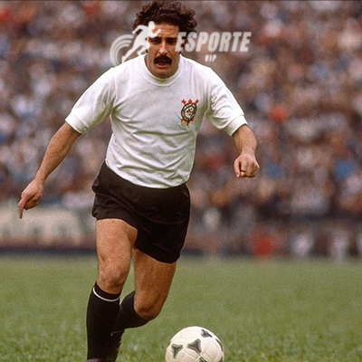 Relembre a magia de Rivelino